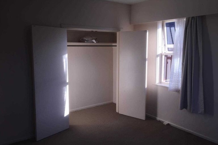 Photo of property in 196 Waimumu Road, Massey, Auckland, 0614