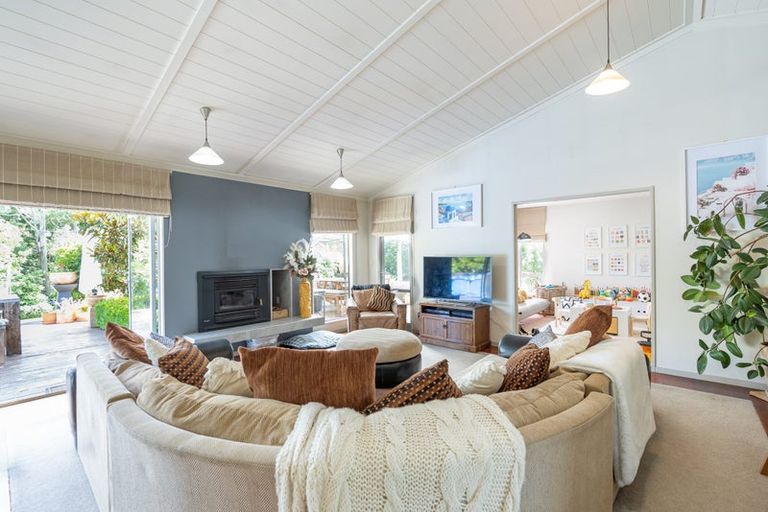 Photo of property in 1 Holden Way, Fitzherbert, Palmerston North, 4471