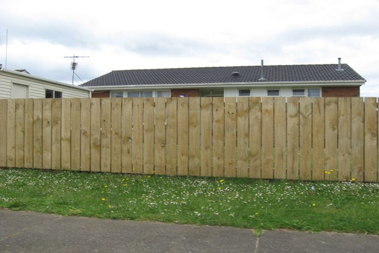 Photo of property in 47 Windrush Close, Mangere, Auckland, 2022