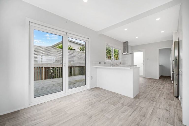 Photo of property in 30 Malvina Place, Bucklands Beach, Auckland, 2014