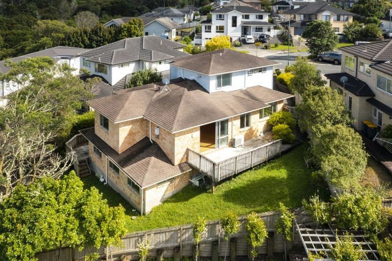 Photo of property in 44 Namsan Close, Fairview Heights, Auckland, 0632