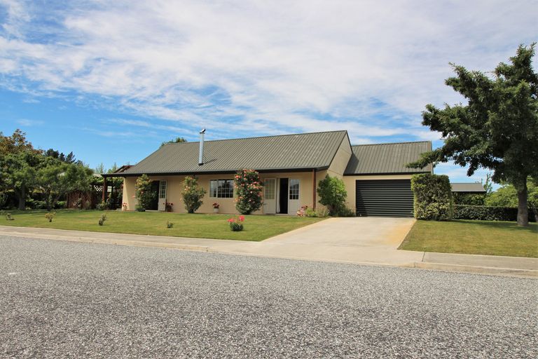 Photo of property in 2 Fir Close, Alexandra, 9320