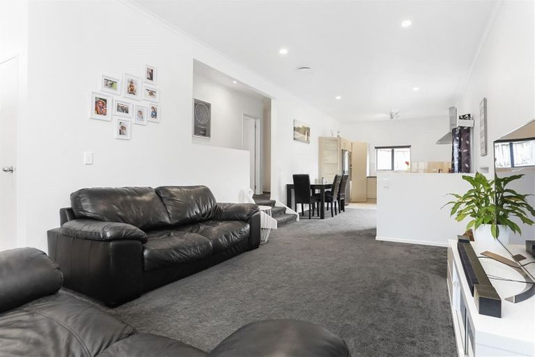 Photo of property in 11a Westglen Place, Ranui, Auckland, 0612