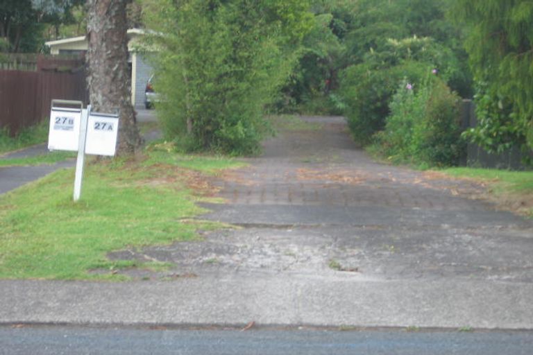 Photo of property in 27a Totaravale Drive, Totara Vale, Auckland, 0629