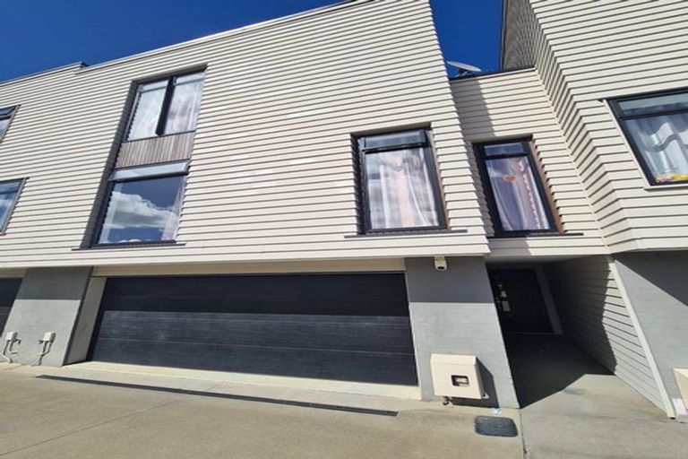 Photo of property in 15 Lemon Tree Lane, Flat Bush, Auckland, 2019