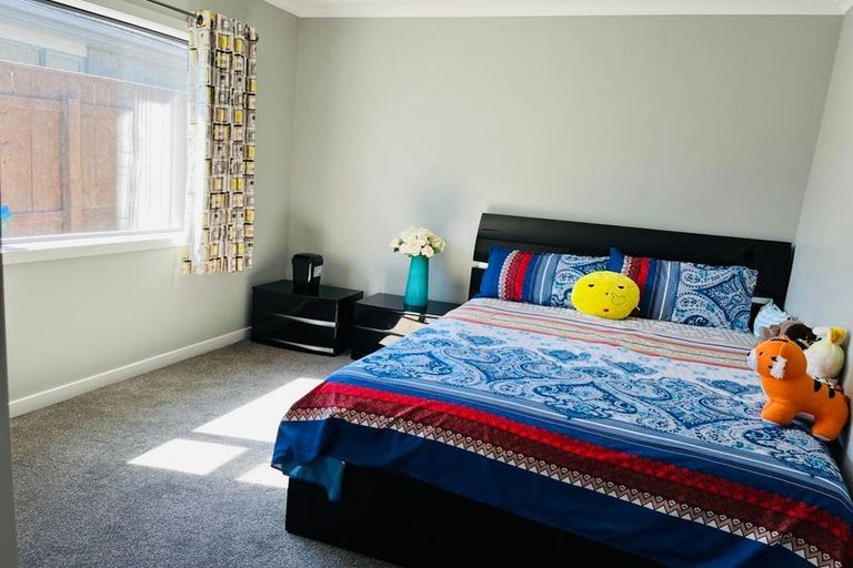 Photo of property in 38 Margaret Shields Avenue, Aotea, Porirua, 5024