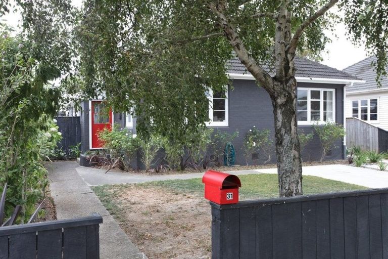 Photo of property in 31 Ihle Street, Terrace End, Palmerston North, 4410