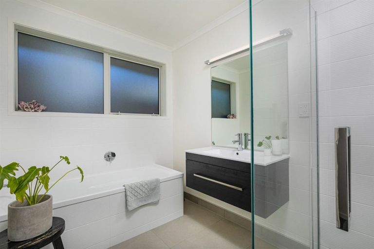 Photo of property in 3 Turpin Road, Riverhead, 0820