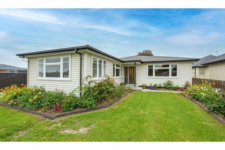 Photo of property in 15 Ivory Street, Rangiora, 7400