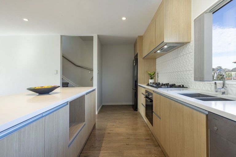 Photo of property in 101 Bordeaux Parade, Te Atatu South, Auckland, 0610