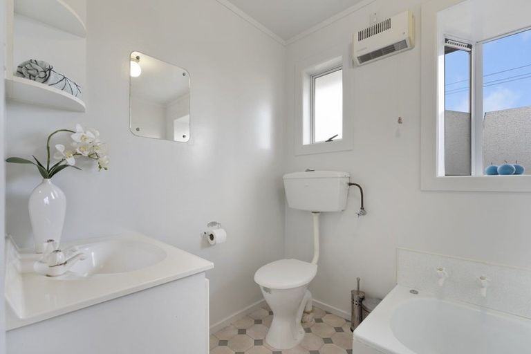 Photo of property in 44 Bevington Street, Avonhead, Christchurch, 8042