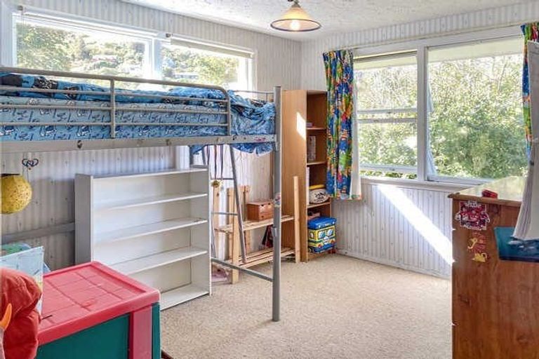 Photo of property in 32 Ticehurst Road, Lyttelton, 8082