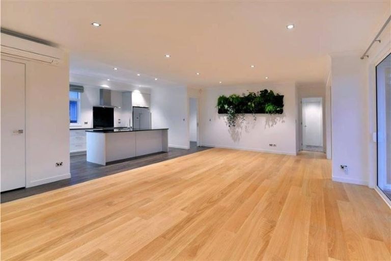 Photo of property in 2 York Terrace, Riverhead, 0820