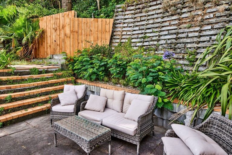 Photo of property in 69 Muritai Road, Eastbourne, Lower Hutt, 5013