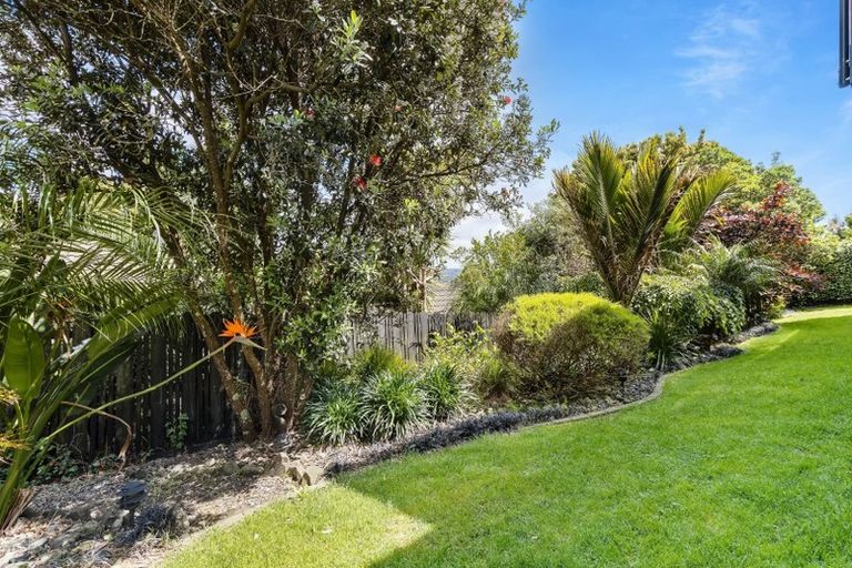 Photo of property in 27 Lorikeet Place, Unsworth Heights, Auckland, 0632