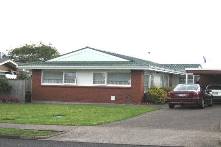 Photo of property in 27 Priestley Drive, Bucklands Beach, Auckland, 2014