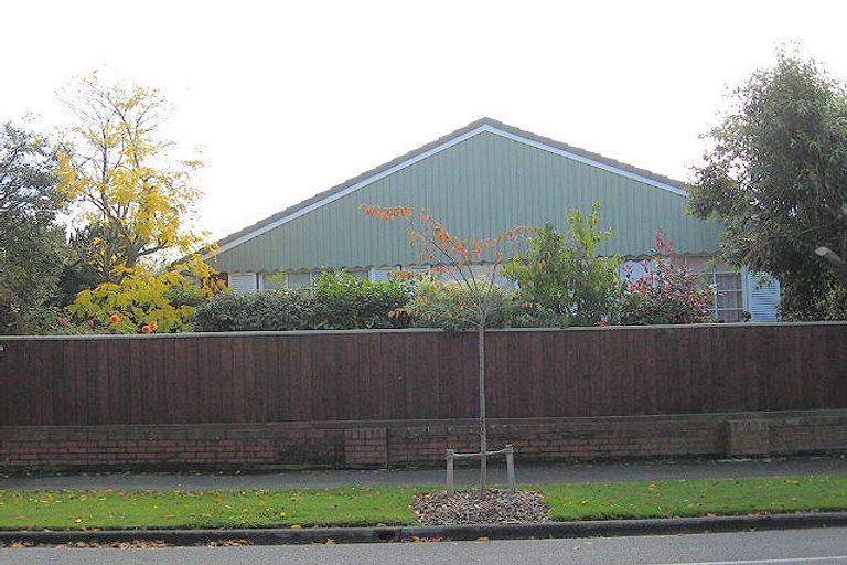 Photo of property in 35 Grahams Road, Ilam, Christchurch, 8041