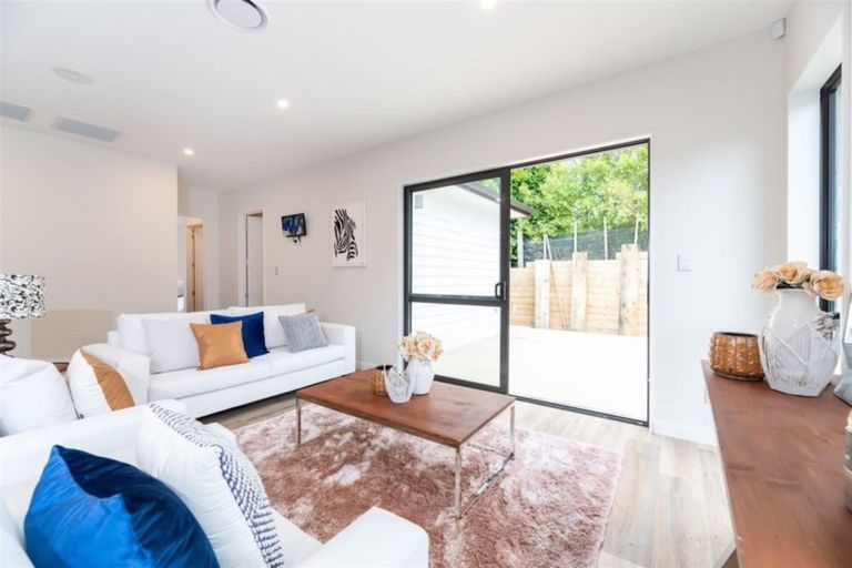 Photo of property in 19 Reserva Crescent, Kumeu, 0810