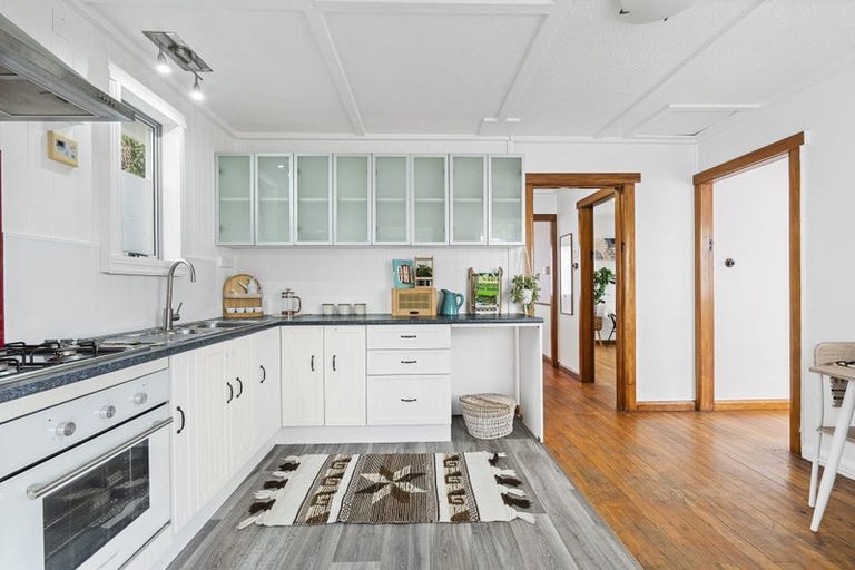 Photo of property in 102 Centennial Avenue, Waitara, 4320