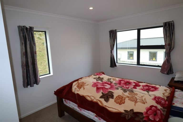 Photo of property in 7a Sandino Place, Grenada Village, Wellington, 6037