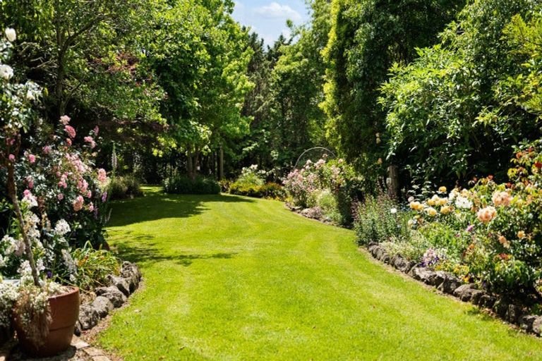 Photo of property in 23 Wharf Road, Clarks Beach, Pukekohe, 2679