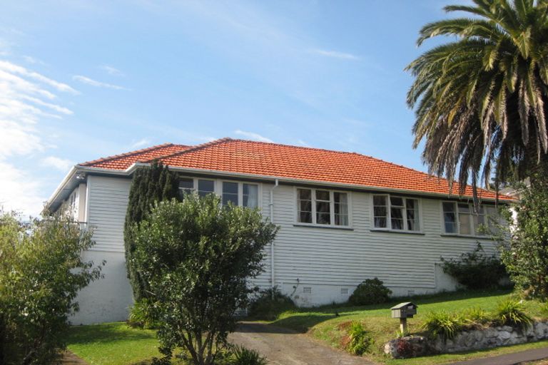 Photo of property in 93 Glenpark Avenue, Frankleigh Park, New Plymouth, 4310