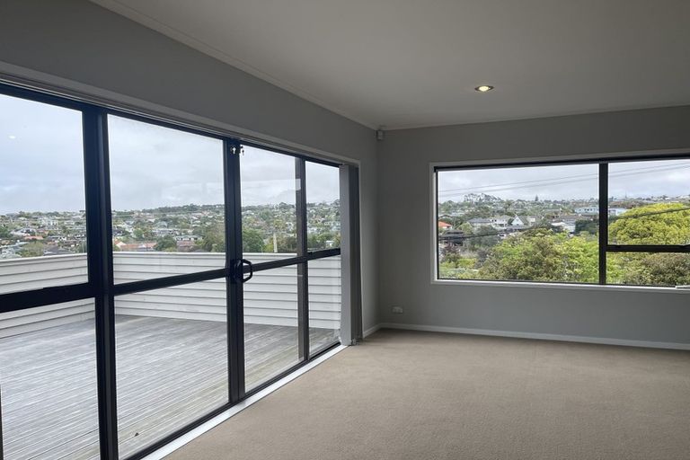 Photo of property in 463 Beach Road, Murrays Bay, Auckland, 0630