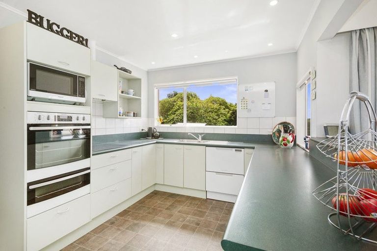 Photo of property in 30 Turriff Crescent, Tawa, Wellington, 5028