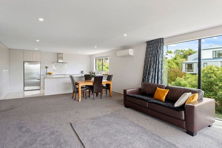 Photo of property in 6a The Rise, Mount Pleasant, Christchurch, 8081