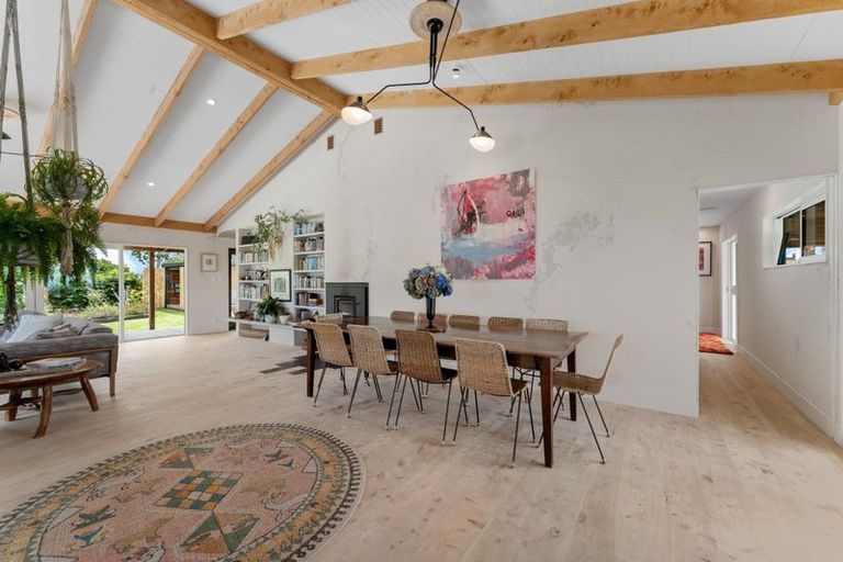 Photo of property in 236 Kiwitahi Road, Helensville, 0875