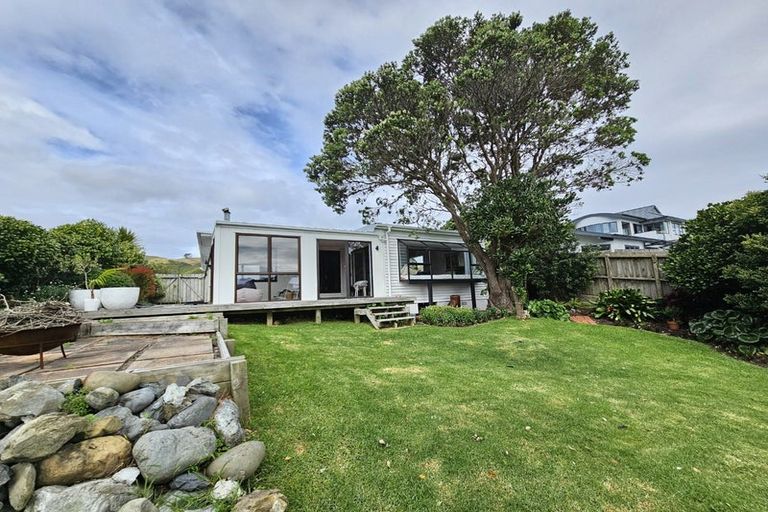 Photo of property in 17 Haunui Road, Pukerua Bay, 5026