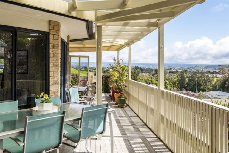 Photo of property in 17 Summerhaven Place, Ohauiti, Tauranga, 3112