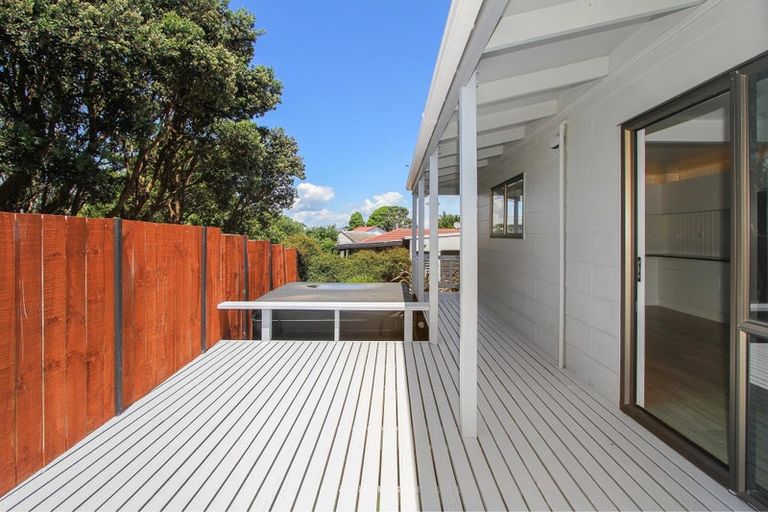 Photo of property in 114 Torkar Road, Clarks Beach, 2122