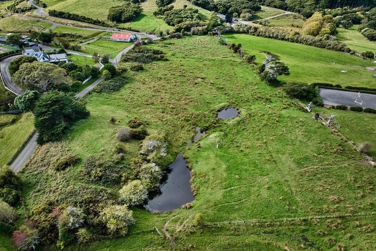 Photo of property in 138 Paekakariki Hill Road, Pauatahanui, Porirua, 5381