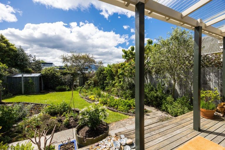 Photo of property in 76 Elm Row, Dunedin Central, Dunedin, 9016