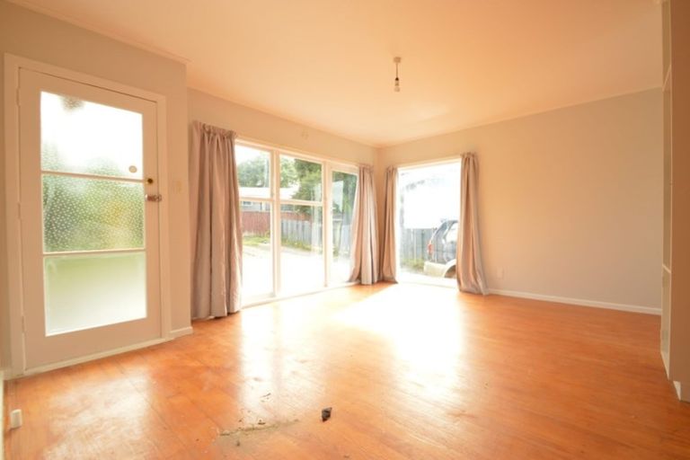 Photo of property in 19 Mcquarrie Avenue, Wattle Downs, Auckland, 2103