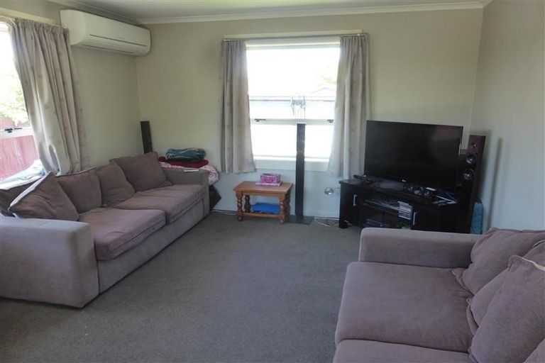 Photo of property in 27 Liverton Crescent, Bishopdale, Christchurch, 8053