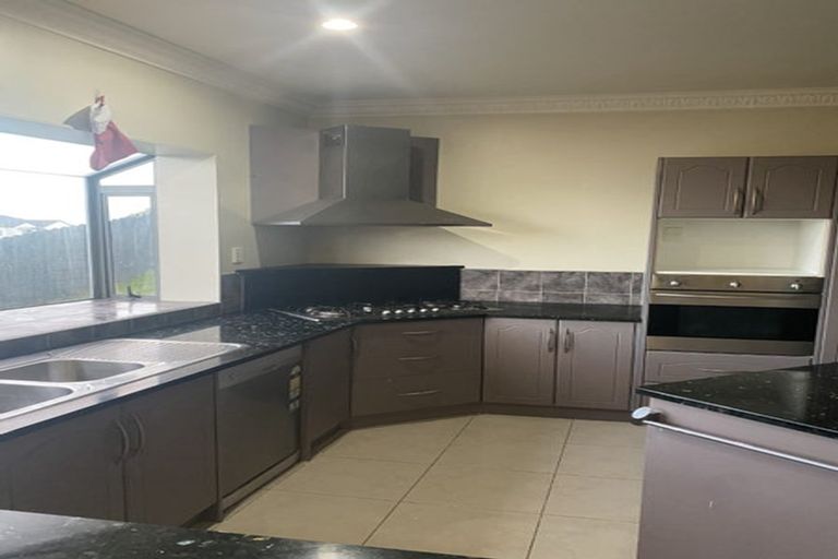 Photo of property in 29 Chieftain Rise, Goodwood Heights, Auckland, 2105