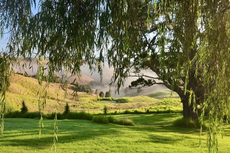 Photo of property in 2 Rowland Road, Turiwiri, Dargaville, 0374