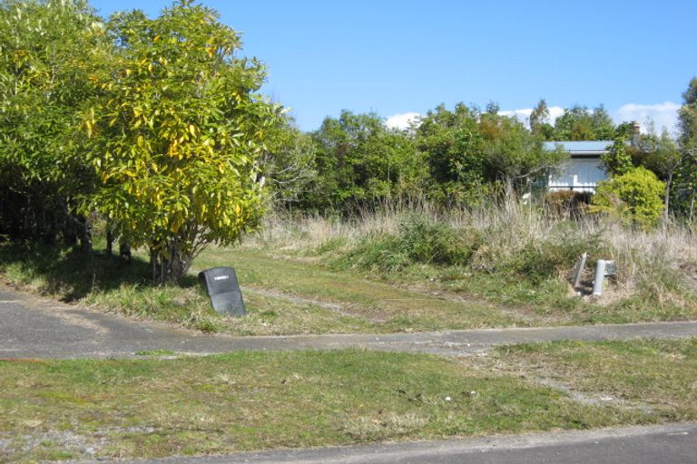 Photo of property in 18 Waiparemo Crescent, Pukawa Bay, Turangi, 3381