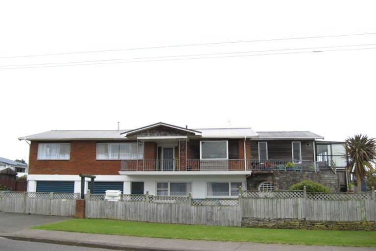 Photo of property in 14 Fitzroy Road, Fitzroy, New Plymouth, 4312