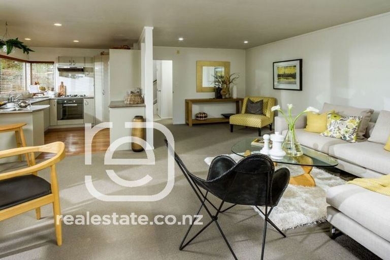 Photo of property in 1/112 Seaview Road, Glenfield, Auckland, 0629