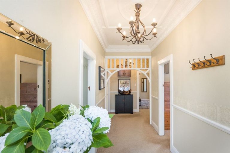 Photo of property in 10 Milverton Avenue, Hokowhitu, Palmerston North, 4410