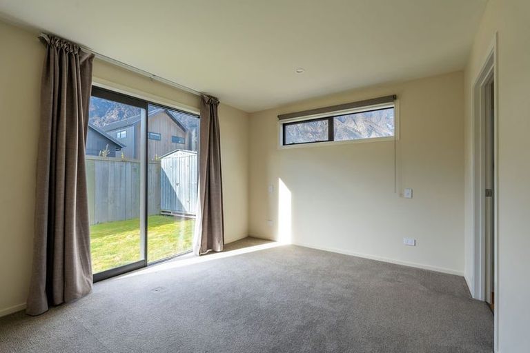 Photo of property in 10 Ward Street, Jacks Point, Queenstown, 9371