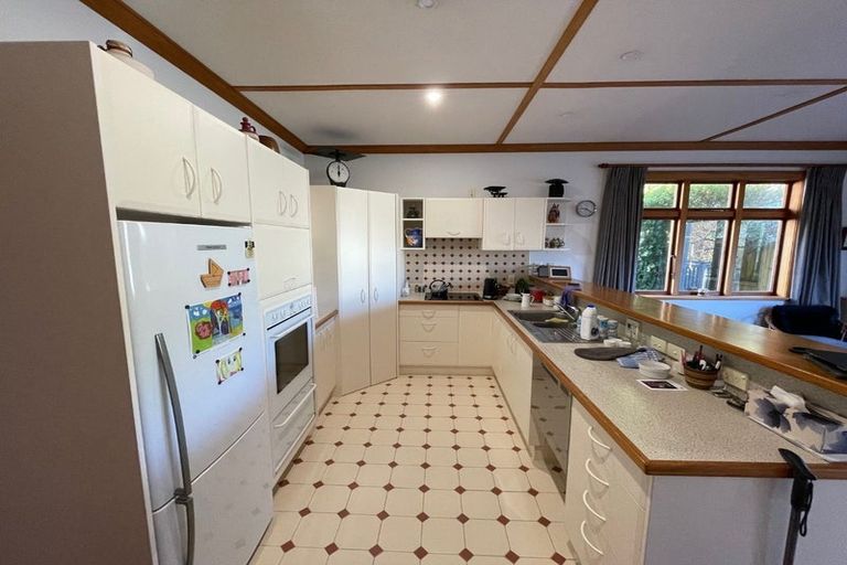 Photo of property in 1 Newcombe Crescent, Karori, Wellington, 6012