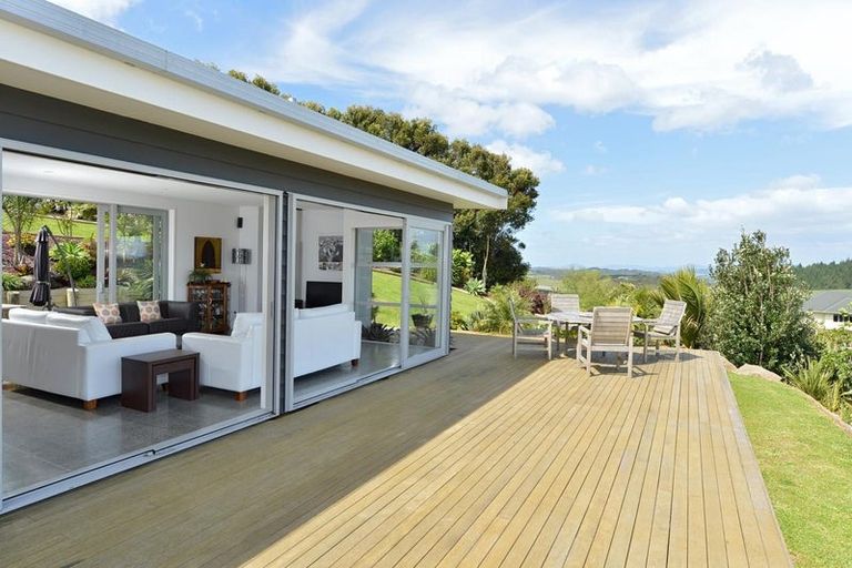 Photo of property in 2 Waitete Heights Lane, Kerikeri, 0294