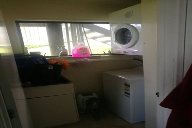 Photo of property in 51 Sunset Road, Totara Vale, Auckland, 0632