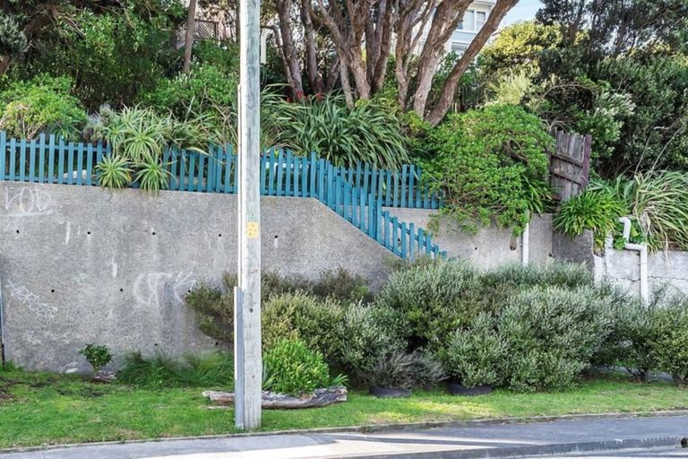 Photo of property in 17 Lonsdale Crescent, Rongotai, Wellington, 6022