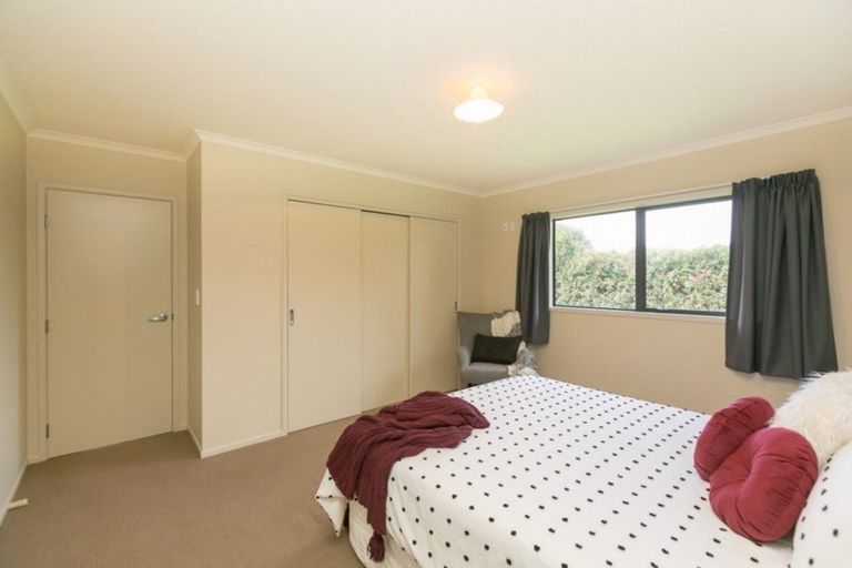 Photo of property in 581 Waitara Road, Huirangi, New Plymouth, 4373