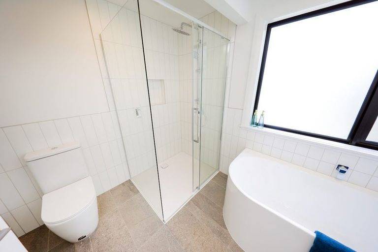 Photo of property in 354 The Esplanade, Island Bay, Wellington, 6023